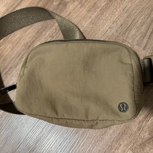 Lululemon Everywhere Belt Bag 1L